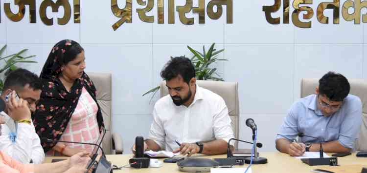 समाधान शिविर की शिकायतों के तुरंत निपटारे के निर्देश दिए एडीसी नरेंद्र कुमार ने