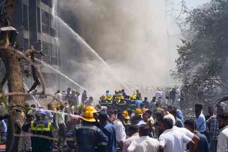 Maharashtra-based Aishwarya Toshniwal, BJ Medical college student, narrowly escapes plane crash