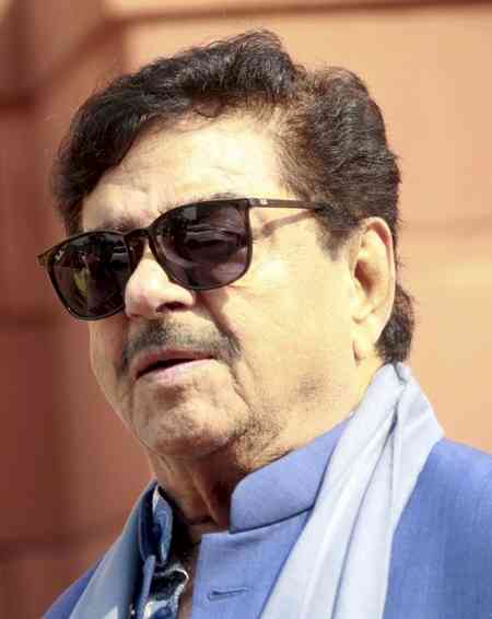 Shatrughan Sinha calls Air India crash a rare catastrophe, questions safety lapses