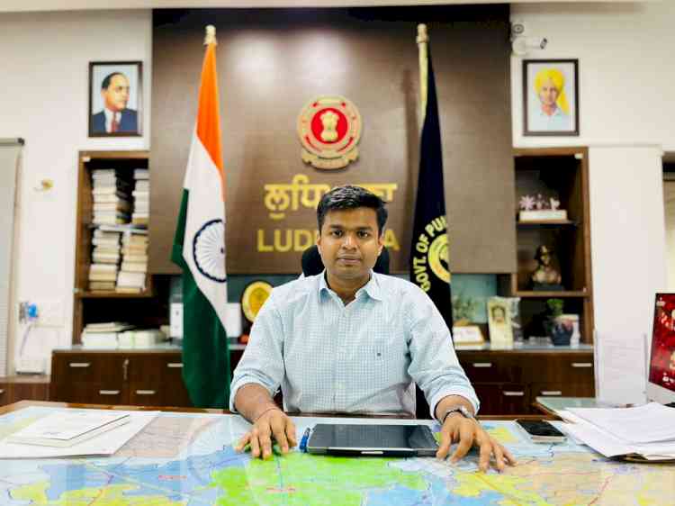 Mobile deposit facility for voters at polling stations: DEO Himanshu Jain