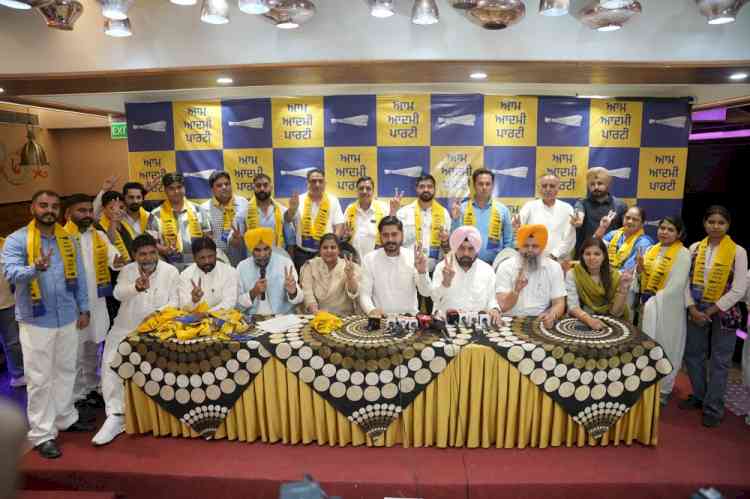 Congress Faces Another Major Setback in Ludhiana West as Dozens of Leaders Join AAP