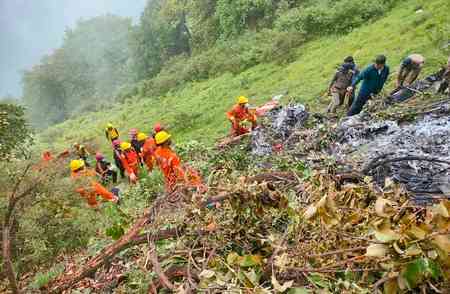 Maharashtra, Bengal CMs express grief over U'khand helicopter crash