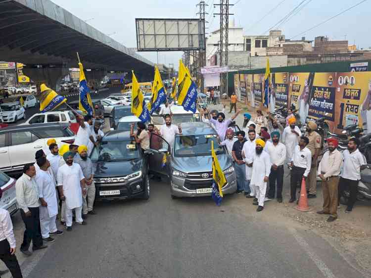 AAP Youth Wing's Show of Strength in Ludhiana West! Grand Car Rally with 500 Vehicles in Support of Sanjeev Arora