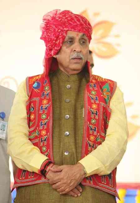 Vijay Rupani’s mortal remains to be flown to Rajkot today, Gujarat observes 1-day state mourning