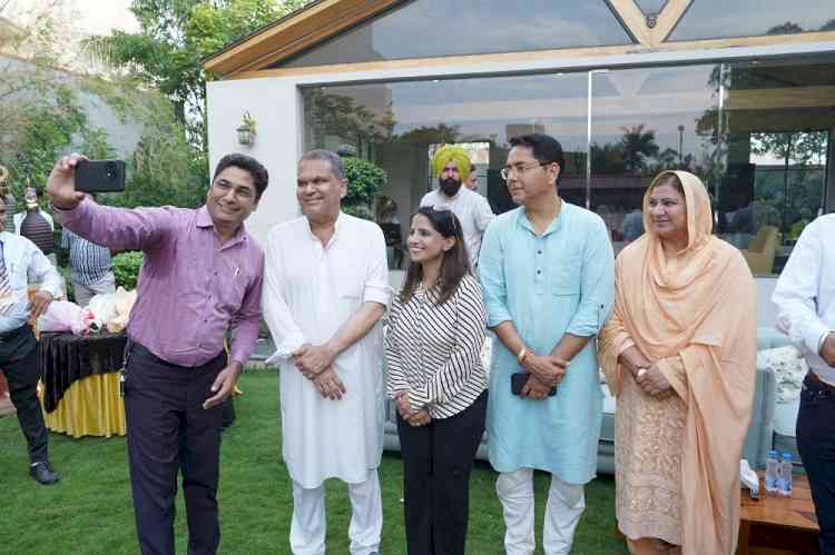 AAP Leaders Felicitate Dr Sarju Ralhan for Heart Transplant Training in USA