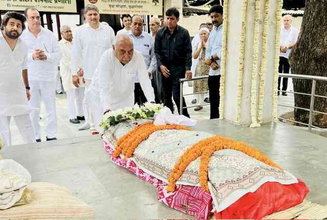 पूर्व सीएम भूपेंद्र हुड्डा की चाची का निधन