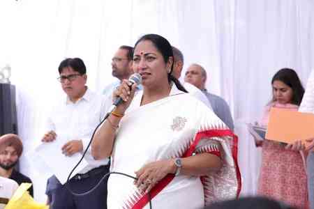 Delhi studying Dharavi model for slum redevelopment: CM Gupta