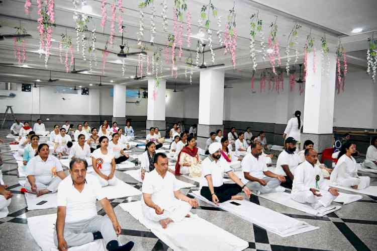 Cabinet Minister Tarunpreet Singh Sond exhorts people to incorporate yoga into daily life