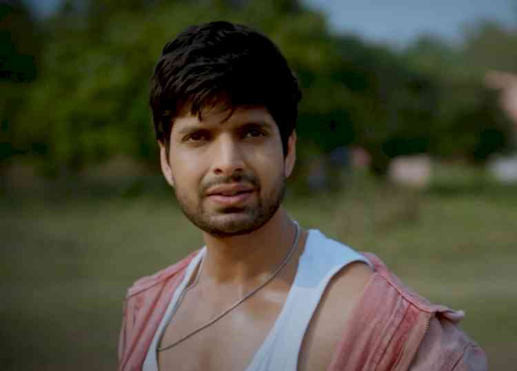 Hitesh Bhardwaj steps into the shadows: Ayaan's silent struggle unfolds in Aami Dakini