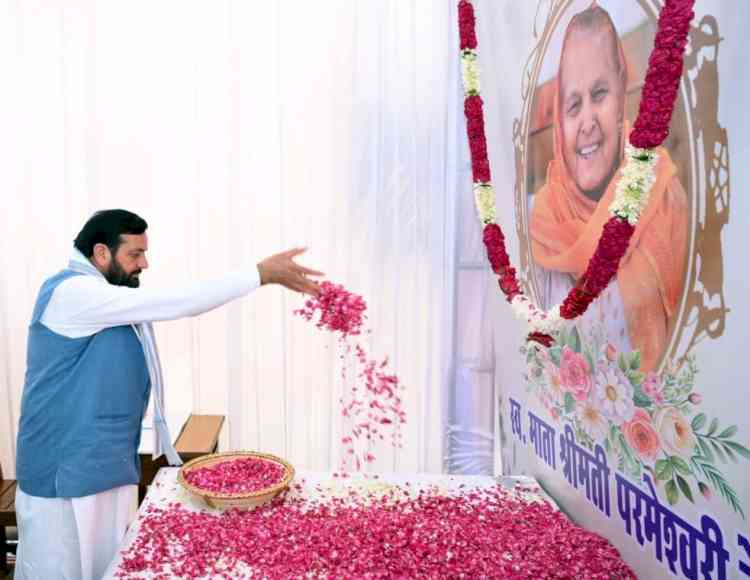 सीएम नायब सिंह सैनी ने पूर्व वित्तमंत्री कैप्टन अभिमन्यु की माता के निधन पर दुःख व्यक्त किया