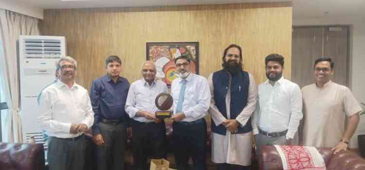 IIM Raipur Signs MoU with Center for Studies on Holistic Development (CSHD) to Advance Research and Regional Development