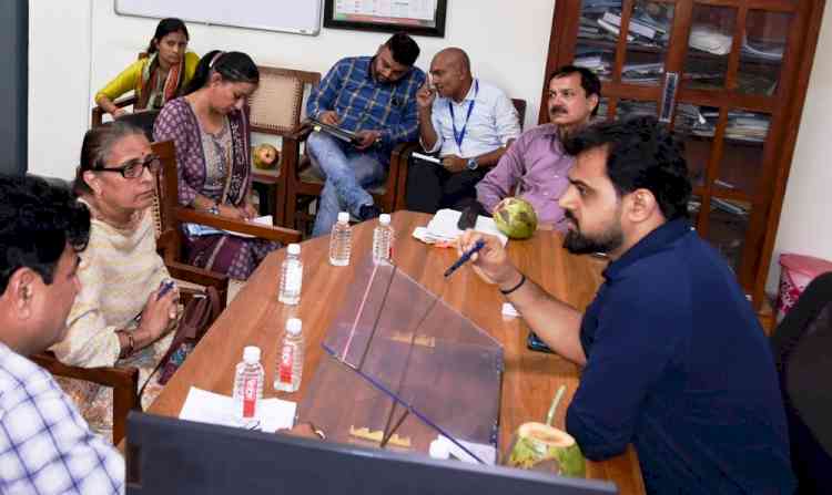 एडीसी ने दिए नियमानुसार एवं पारदर्शिता के साथ खरीद प्रक्रिया पूरी करने के निर्देश