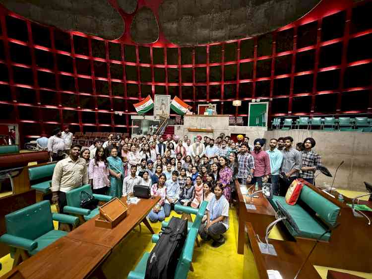 Students get rare opportunity to directly observe state legislative process