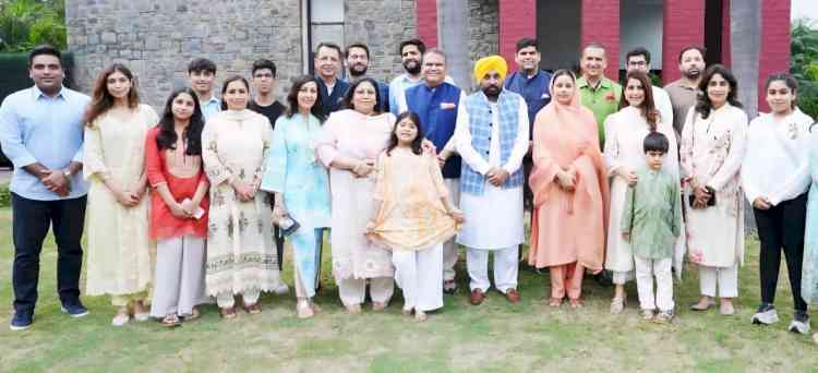 AAP MLA Sanjeev Arora from Ludhiana West meets CM Bhagwant Singh Mann