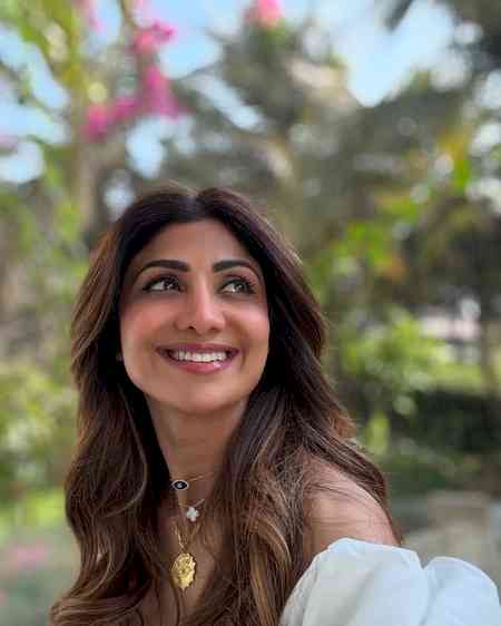 Shilpa Shetty celebrates 18 years of ‘Apne’ with Dharmendra and Sunny Deol