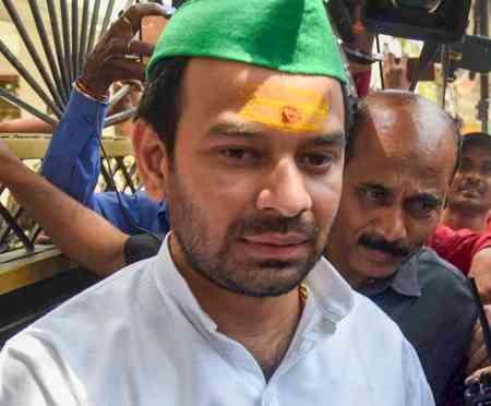 Bihar: Tej Pratap Yadav visits Anushka Yadav’s house 