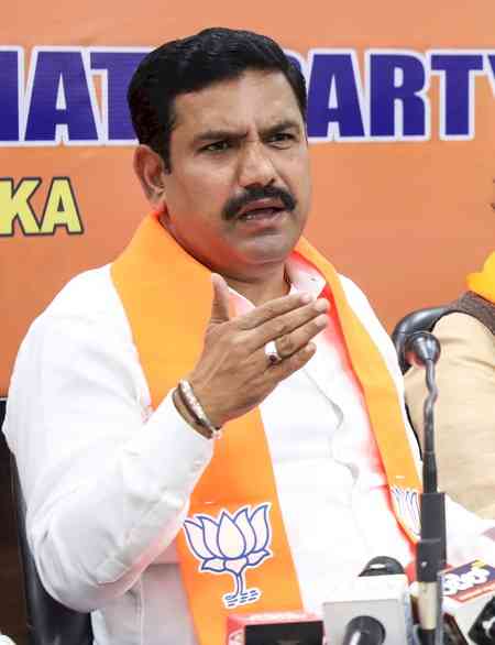 Surjewala’s visit aimed at preparing ground to unseat Karnataka CM: BJP