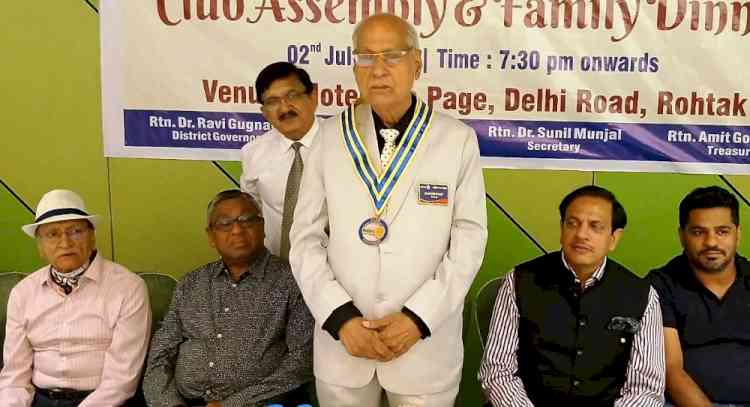 डॉ. एस.एल. वर्मा बने रोटरी क्लब के प्रधान