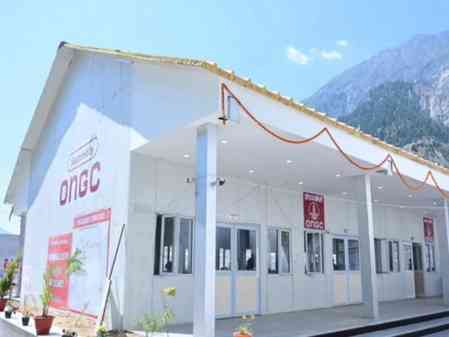 Union Minister Hardeep Puri, J&K L-G inaugurate Yatri Niwas in Baltal base camp