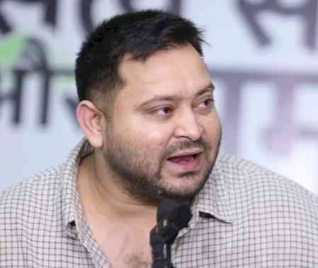 Tejashwi Yadav meets Gopal Khemka’s family, slams Nitish Kumar over rising crime in Bihar
