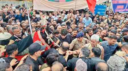 On 10th Muharram, Kashmir makes two loud statements of ‘Kashmiriyat’