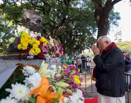 PM Modi pays tribute to Mahatma Gandhi, Rabindra Nath Tagore in Argentina's capital