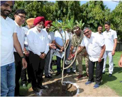 Punjab Governor kickstarts season’s plantation drive at PAU