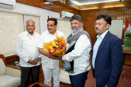 K'taka Dy CM meets Union Ministers in Delhi for clearance of Kalasa-Banduri, Yettinahole projects 