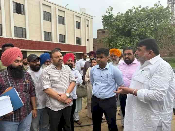 MLA and DC review progress of Kidwai Nagar School of Eminence project