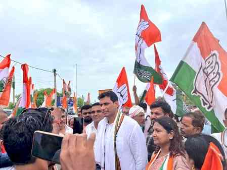 Bihar: Physical brawl at Congress office in Ara during party event