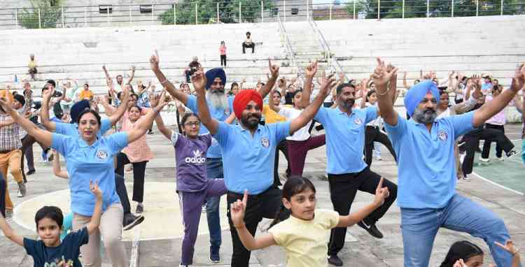 Beginning of 10 days Punjabi folk dance camp at Lyallpur Khalsa College