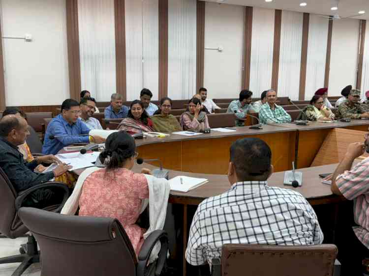 ADC (G) Rakesh Kumar holds meeting to review preparations for I-Day