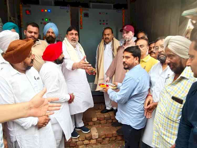 MLA Prashar launches three 170hp motors installed to drain out water from Dhokka mohalla, Dharampura and adjoining areas during rainy season