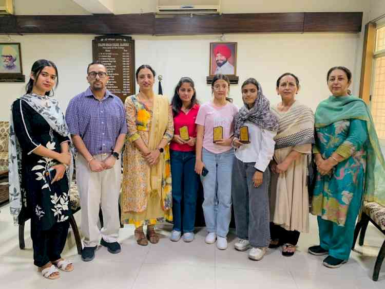 Lyallpur Khalsa College Student Tania Modgil Secures 3rd Position in University DCA Exams
