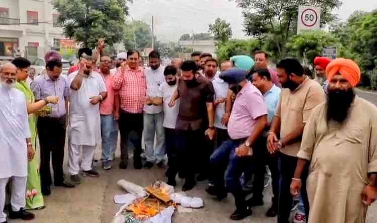 BJP Ludhiana Burns Effigy of Punjab CM Bhagwant Mann Over Remarks Against PM and Home Minister