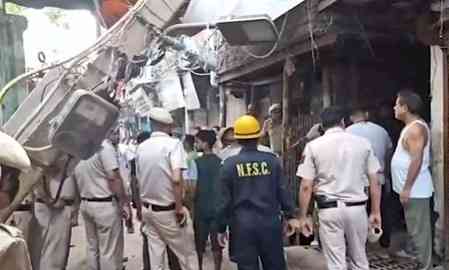 Building collapses in Delhi’s Janata Mazdoor colony; 3 rescued, many feared trapped