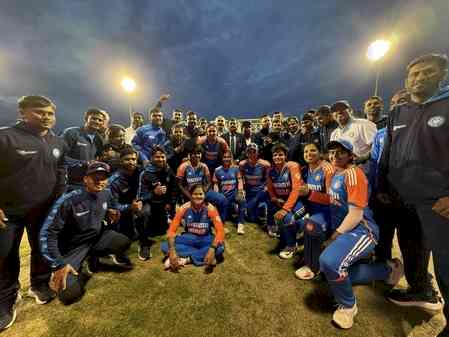 'Brilliant fight': Ishant Sharma congratulates Harmanpreet & Co. on winning T20I series against England