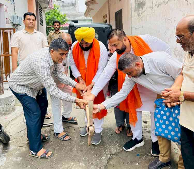 MLA Sidhu inaugurates road construction works in Ward No. 48