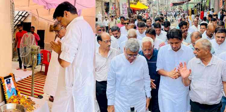 सांसद दीपेन्द्र हुड्डा ने किला रोड का दौरा कर सुनी व्यापारियों की पीड़ा