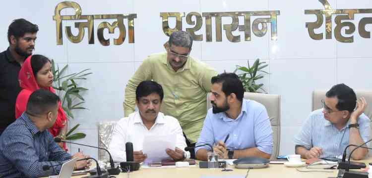 एडीसी नरेंद्र कुमार ने समाधान शिविर की शिकायतों का तुरंत निपटारा करने के निर्देश दिए