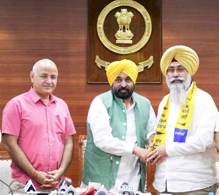 Akali Dal Suffers Major Setback: Senior Majha Leader Harmeet Singh Sandhu Joins Aam Aadmi Party