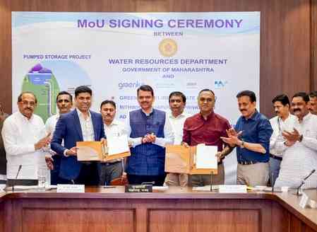 Maha govt signs MoUs for pumped storage hydropower projects with Rs 31,955 crore investment  