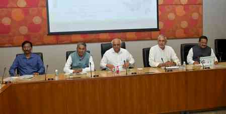 Gujarat Chief Minister reviews road and bridge repairs through CM dashboard video wall