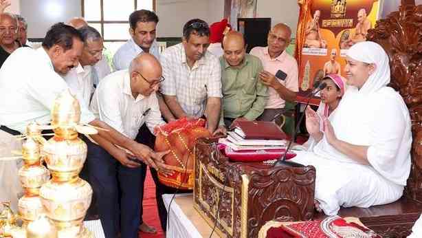 चातुर्मास आरंभ होने पर मंगल कलश स्थापना समारोह आयोजित