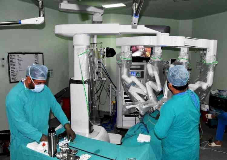 First robot-assisted surgery performed at Alchemist