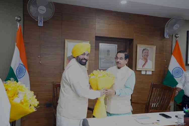 CM Calls on Union Food Minister, Seeks Immediate Release of State’s Share in RDF and Market Fee Worth Over ₹9,000 Crore