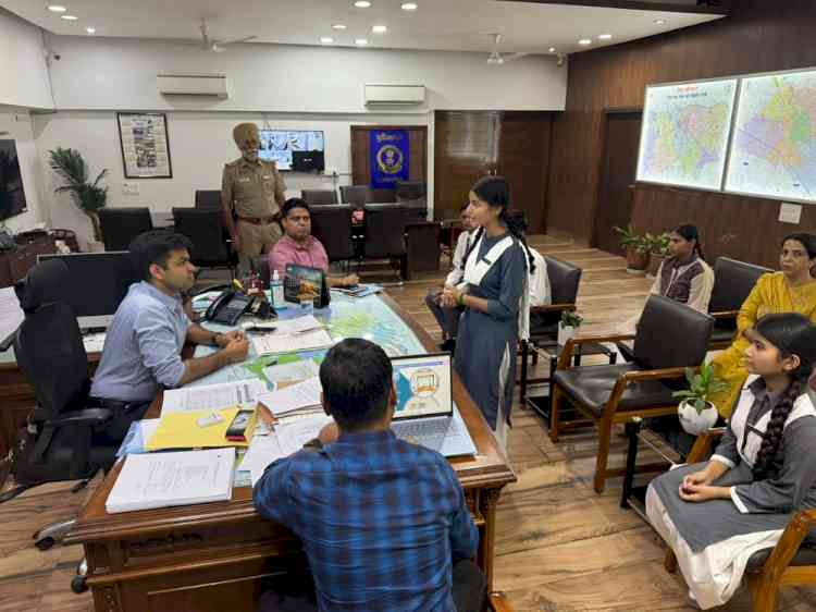 Bal Sansad Members of GMSSS cemetery road meet DC, raise issues