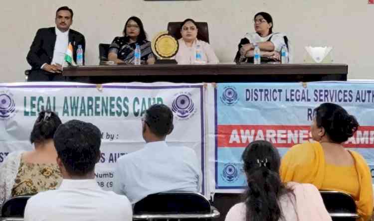 विश्व न्याय दिवस पर हरियाणा राज्य विधिक सेवा प्राधिकरण द्वारा विद्यार्थियों को किया गया जागरूक