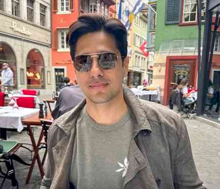 Sidharth Malhotra requests privacy from media after video of him getting angry on paparazzi on social media