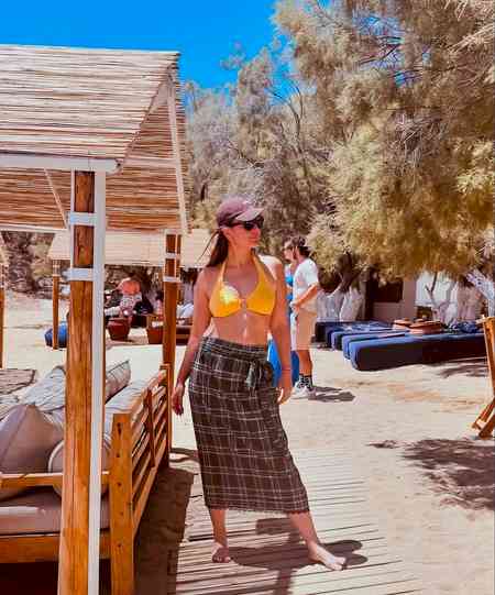 Kareena Kapoor's vacation in Greece comes with a Shah Rukh Khan twist